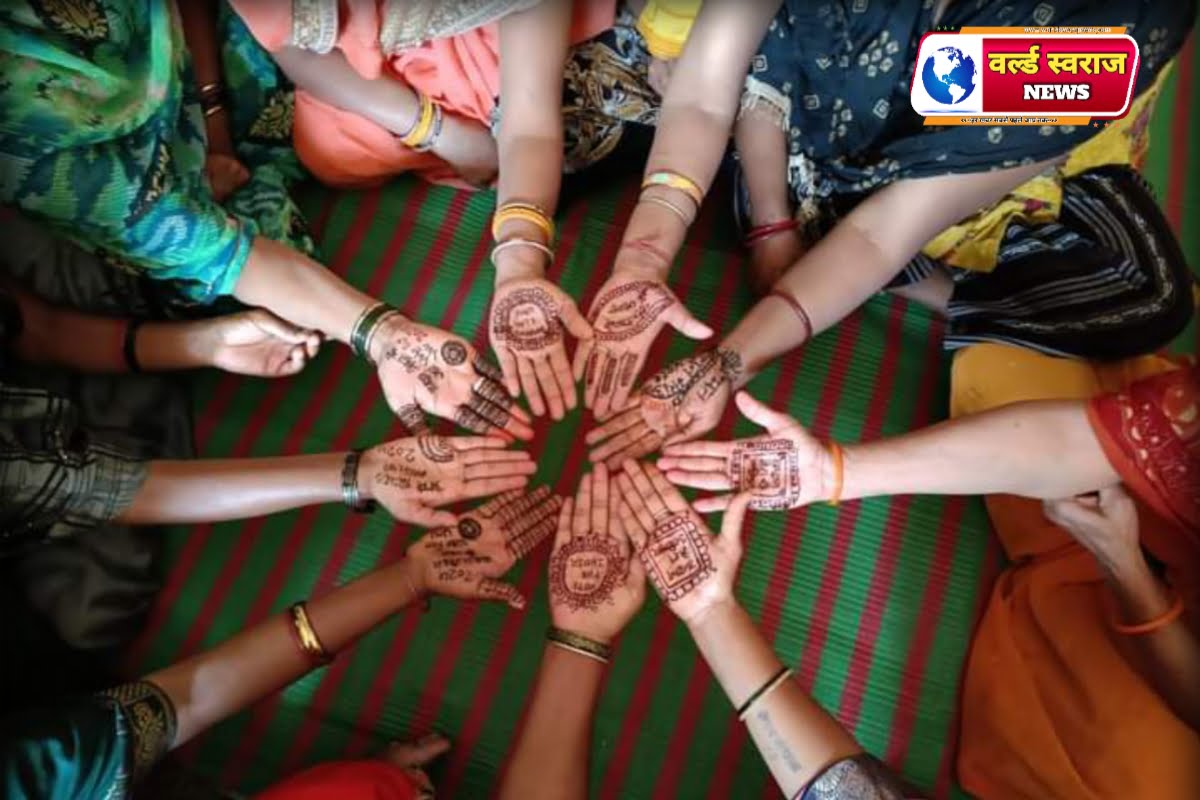 रंगोली, मेंहदी व शपथ के माध्यम से मतदाताओं को कर रहे हैं जागरूक 1 20240320 214556