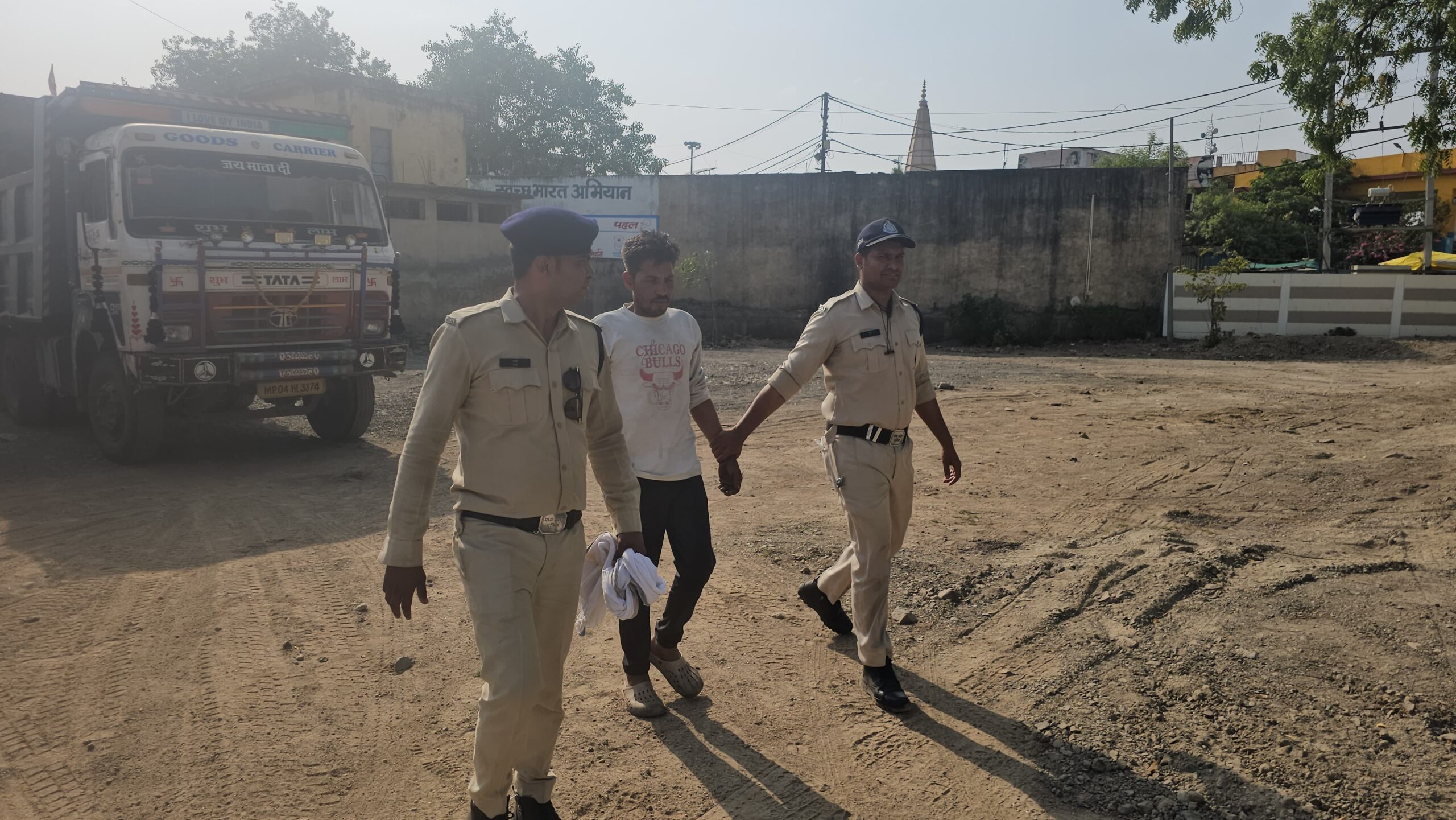 कन्नौद मे तेज गति से प्रति बंधित क्षेत्र से वाहन निकालने पर कार्यवाही की गयी। 1 IMG 20260524 WA0002 scaled